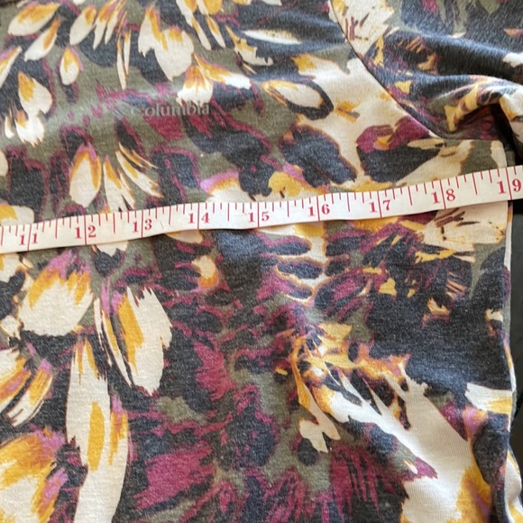 Columbia Omni-Shade Top Size Medium, NWT - Picture 8 of 12